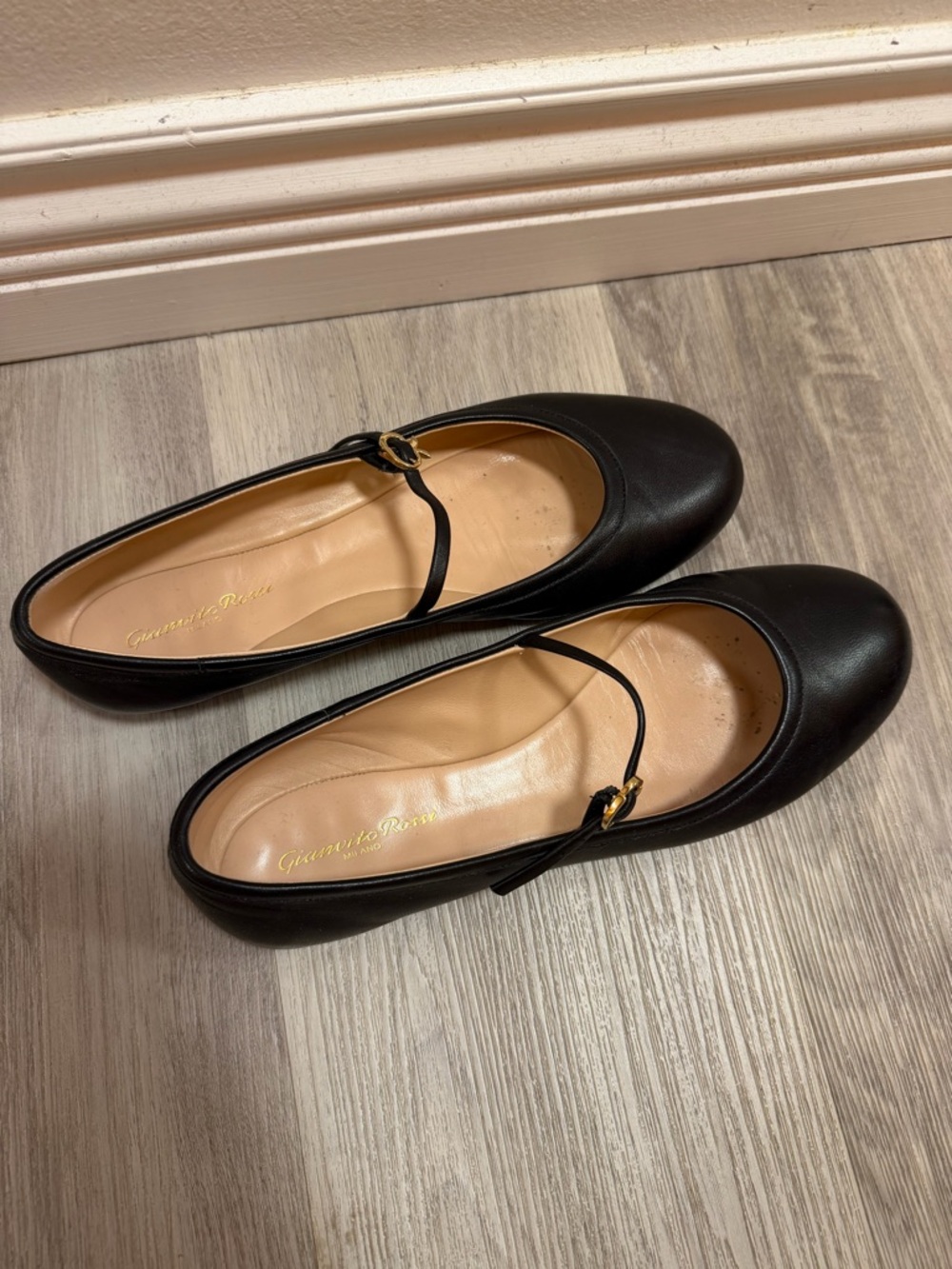 GIANVITO ROSSI Black Carla Ballerina Flats